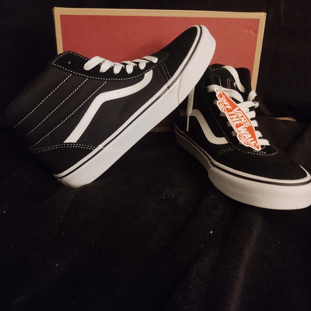 Mens Vans - Picture 2 of 3